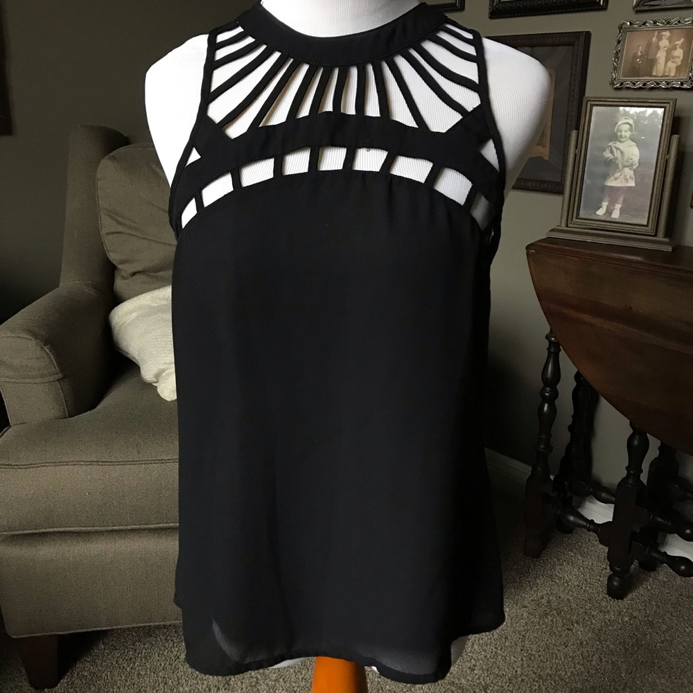Red by BKE Buckle black cut out tank top.